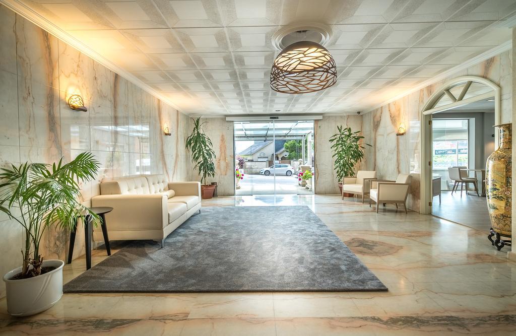 סנשנשו Hotel Ton מראה חיצוני תמונה