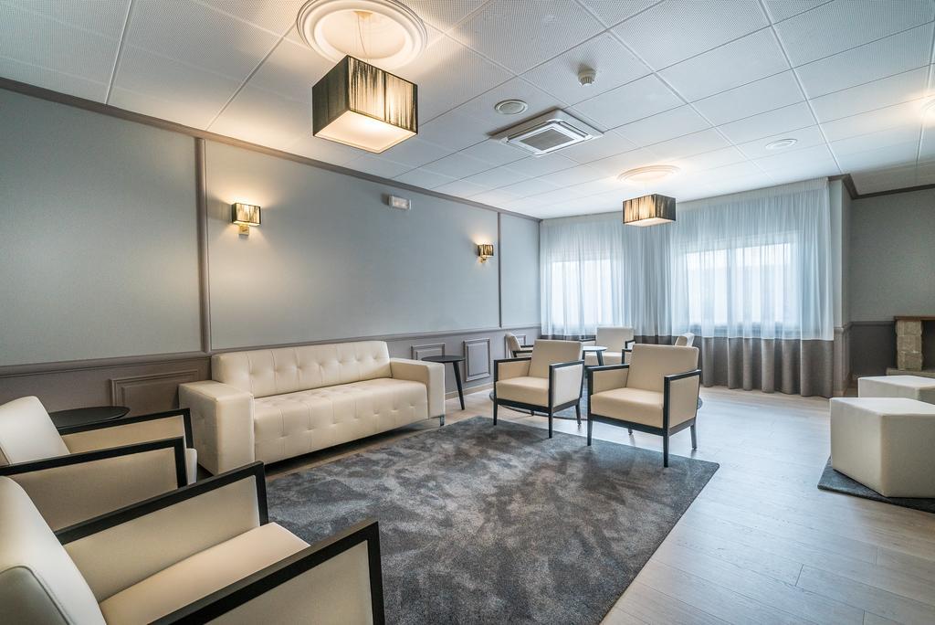סנשנשו Hotel Ton מראה חיצוני תמונה